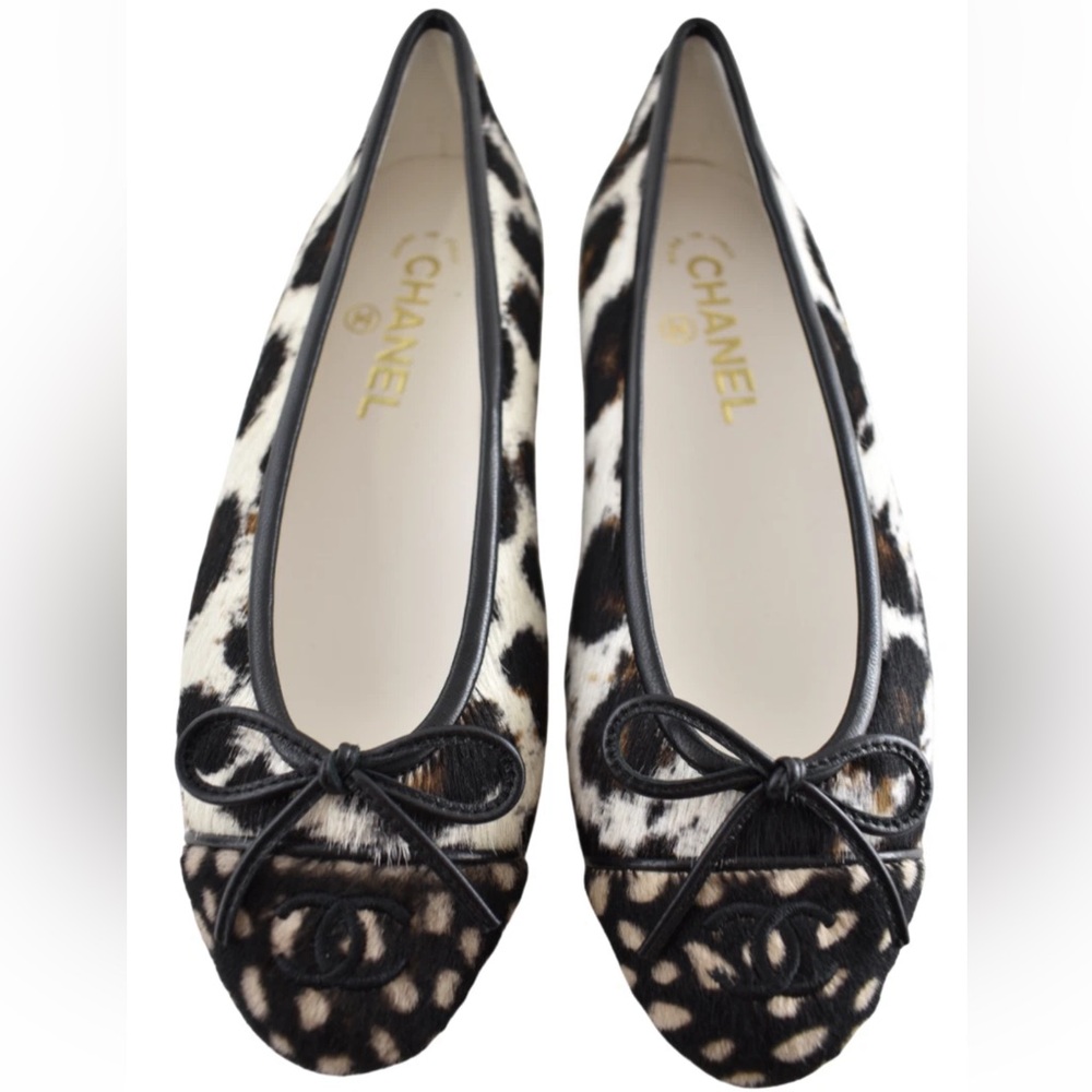 Chanel 26S Black White Brown Pony Fur CC Logo Bow Tie Ballet Ballerina Flat 38.5